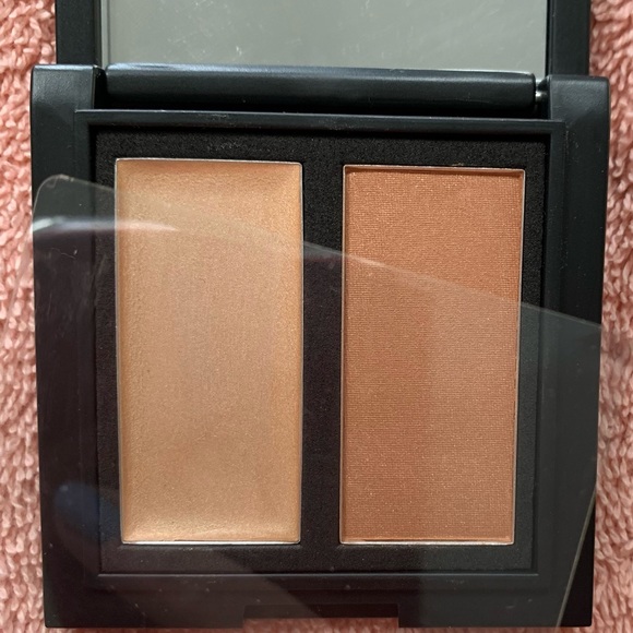 BORGHESE RADIANCE Natural Finish Creme Highlighter And Bronzer Powder Duo - Picture 3 of 7
